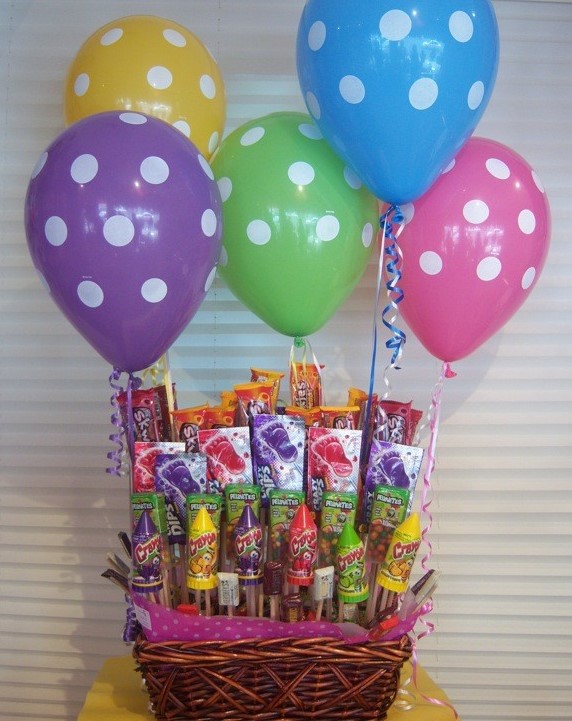 Canasta de dulces y globosModelo 156 ⋆ Arendsi
