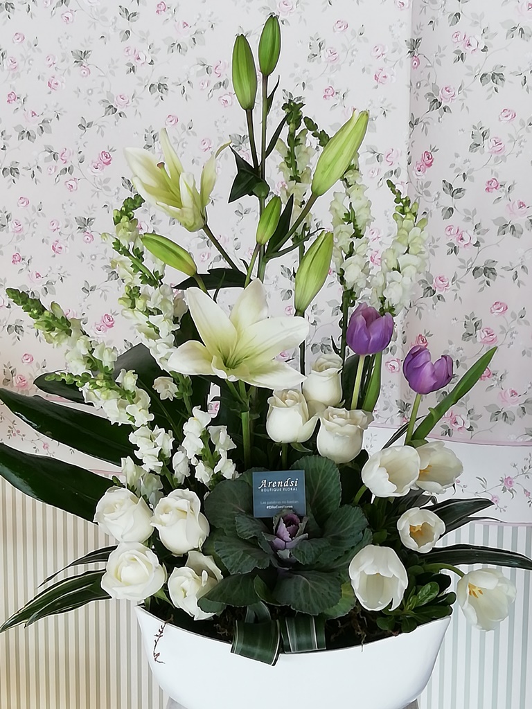 Elegante con tulipanes, rosas y lilisModelo 612 ⋆ Arendsi
