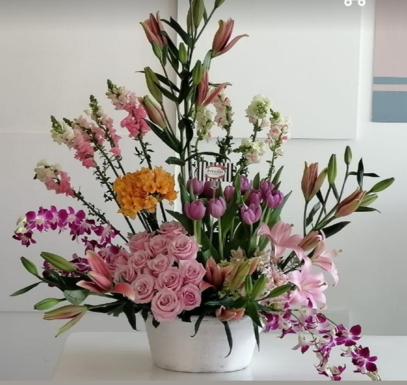 Orquesta floral - Orquídeas, tulipanes, rosas, lilis Modelo 644 ⋆ Arendsi